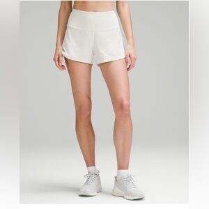 Lululemon Speed Up Mid-Rise Short 4” 🤍